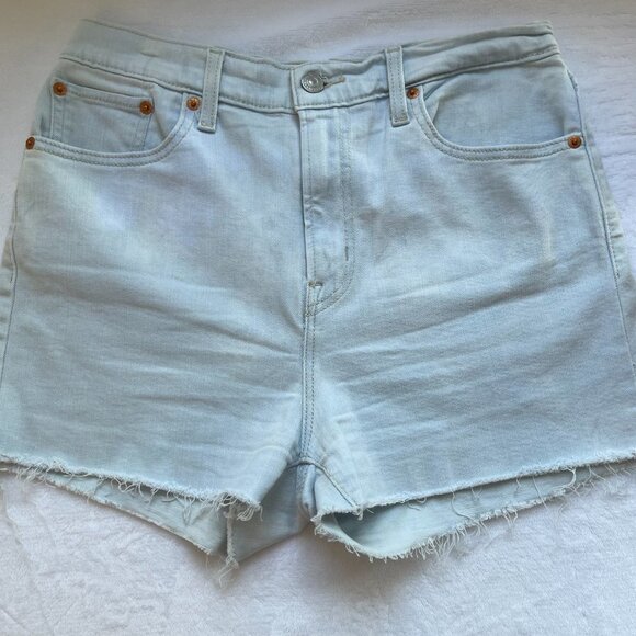 Levi Light Wash High Rise Shorts with Raw Hem Size 30 - Picture 3 of 9